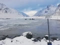 Der verschneite Skagsanden Strand auf den Lofoten