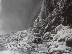 Island Winter Skógafoss