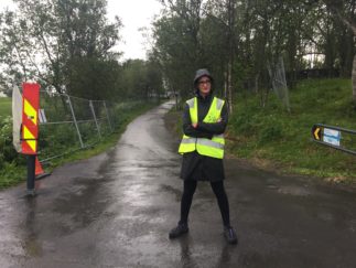 Einfahrt zur Backstage & mein Arbeitsplatz für ganze 8 Stunden am Tag 3